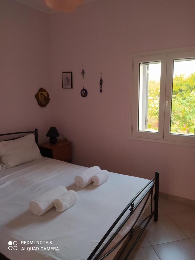 Ozena Countryside Apartment Vromonérion Extérieur photo
