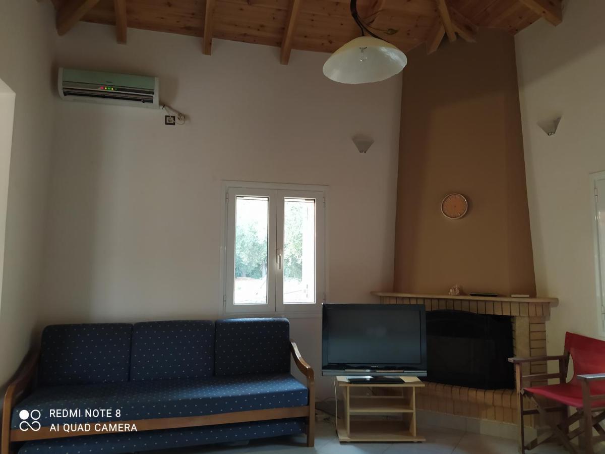 Ozena Countryside Apartment Vromonérion Extérieur photo