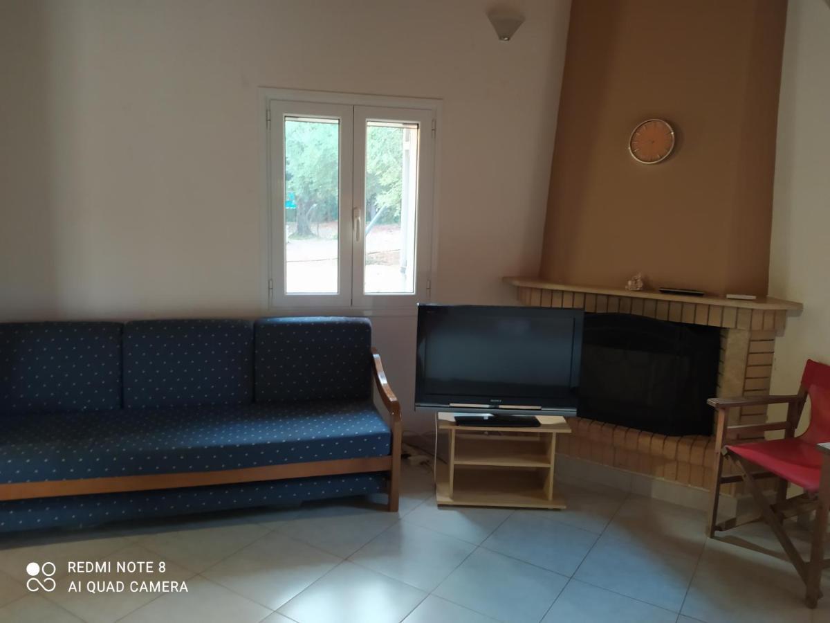 Ozena Countryside Apartment Vromonérion Extérieur photo
