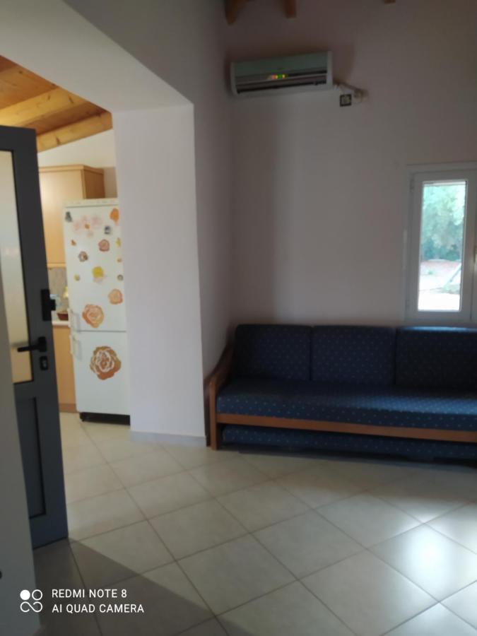 Ozena Countryside Apartment Vromonérion Extérieur photo
