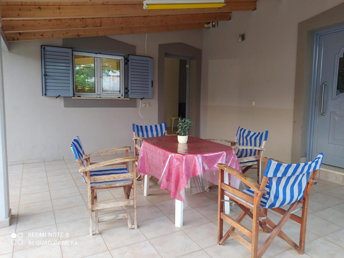 Ozena Countryside Apartment Vromonérion Extérieur photo