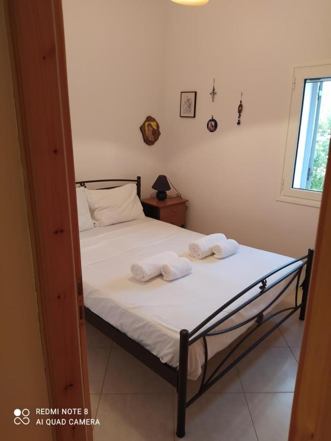 Ozena Countryside Apartment Vromonérion Extérieur photo