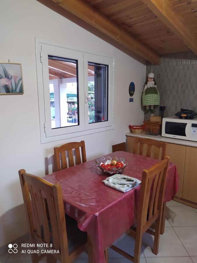 Ozena Countryside Apartment Vromonérion Extérieur photo